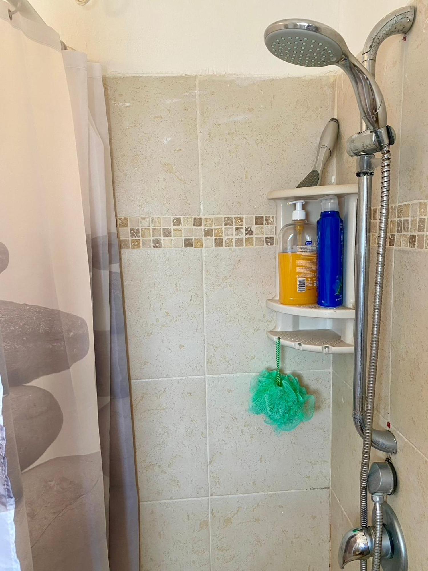 Appartement דירה יפיפיה! מיקום מעולה! אוניברסיטת בן גוריון, סורוקה, שוק, פארק! à Beersheba Extérieur photo